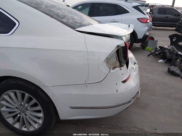 2016 Volkswagen Passat 1.8t Se მანქანა იყიდება აუქციონზე, vin: 1VWBS7A34GC035828, აუქციონის ნომერი: 44867949