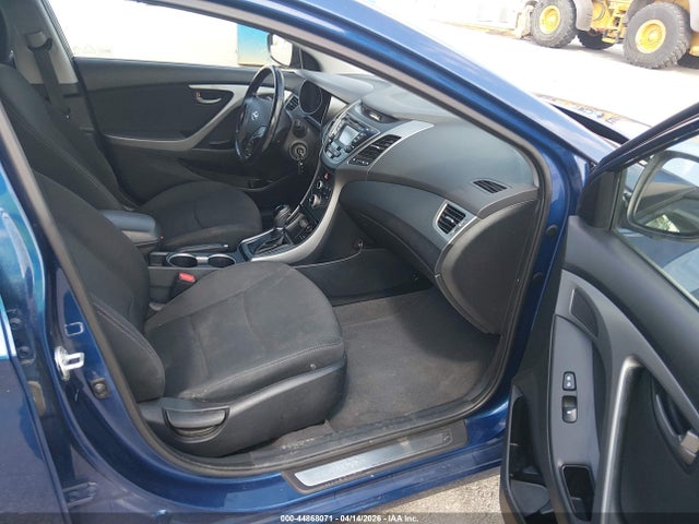Продажа на аукционе авто 2015 Hyundai Elantra Se, vin: 5NPDH4AE2FH569715, номер лота: 44868071