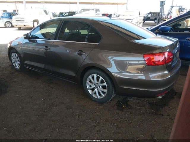 44868115 :رقم المزاد ، 3VWD17AJ8EM431380 vin ، 2014 Volkswagen Jetta 1.8t Se مزاد بيع
