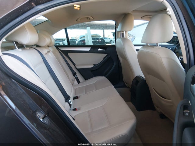 44868115 :رقم المزاد ، 3VWD17AJ8EM431380 vin ، 2014 Volkswagen Jetta 1.8t Se مزاد بيع