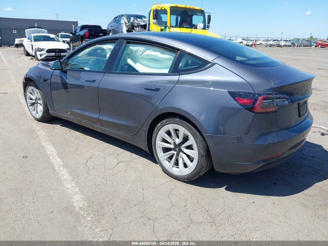 44868145 :رقم المزاد ، 5YJ3E1EAXNF359306 vin ، 2022 Tesla Model 3 Rear-wheel Drive مزاد بيع