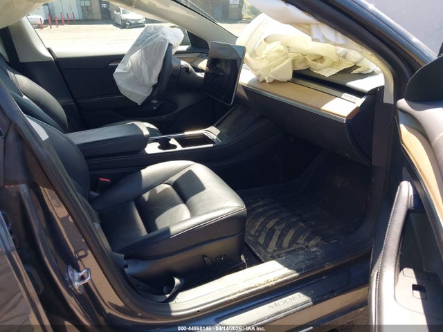 44868145 :رقم المزاد ، 5YJ3E1EAXNF359306 vin ، 2022 Tesla Model 3 Rear-wheel Drive مزاد بيع