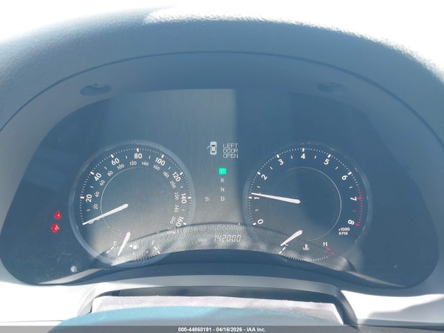 44868191 :رقم المزاد ، JTHFE2C21A2501696 vin ، 2010 Lexus Is 350c مزاد بيع