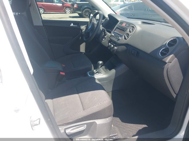 2011 VOLKSWAGEN TIGUAN WVGAV7AX1BW511187 Photo 4