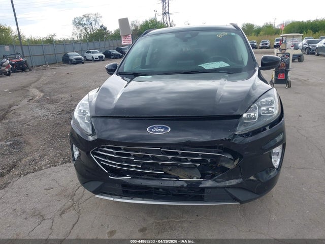 44868233 :رقم المزاد ، 1FMCU9J93NUA07023 vin ، 2022 Ford Escape Titanium مزاد بيع