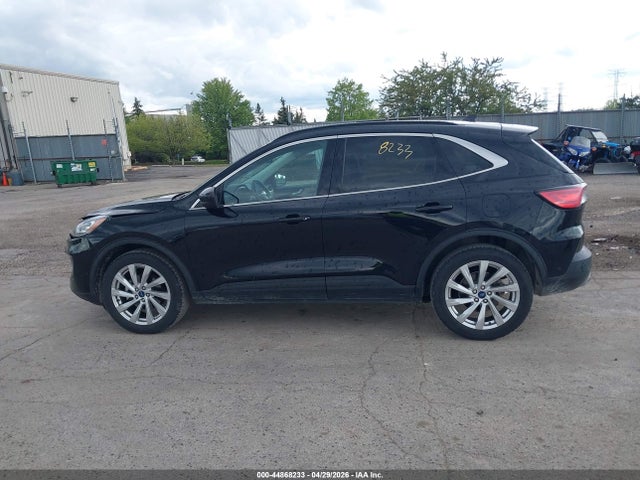 44868233 :رقم المزاد ، 1FMCU9J93NUA07023 vin ، 2022 Ford Escape Titanium مزاد بيع