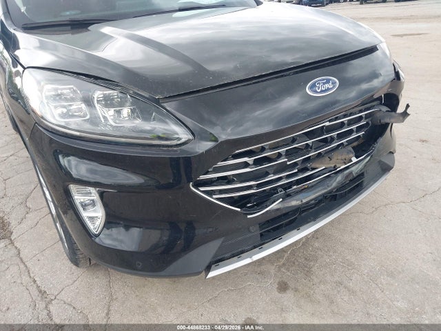 44868233 :رقم المزاد ، 1FMCU9J93NUA07023 vin ، 2022 Ford Escape Titanium مزاد بيع