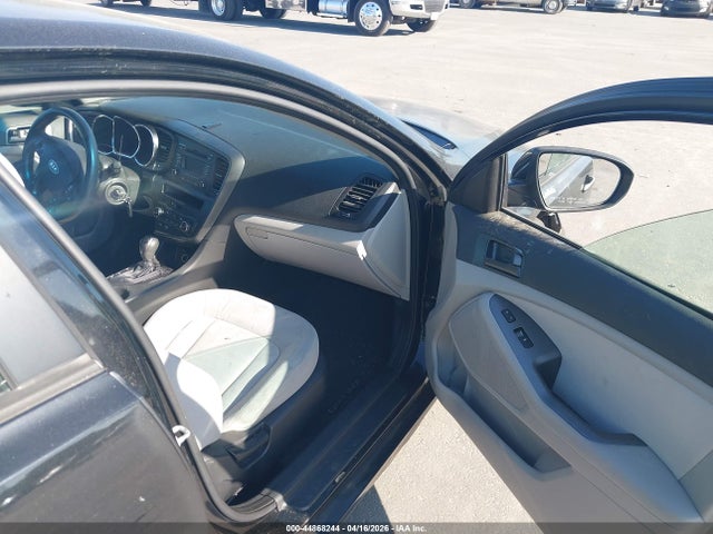 2011 KIA OPTIMA KNAGM4A75B5134060 Photo 4