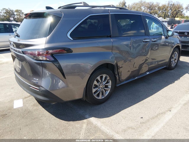 2023 TOYOTA SIENNA 5TDYRKEC0PS143710 Photo 3