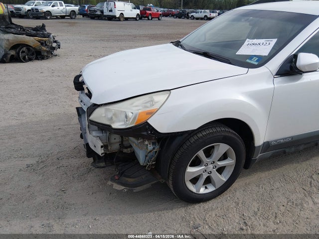Продаж на аукціоні авто 2014 Subaru Outback 2.5i Premium, vin: 4S4BRBCC0E3201513, номер лоту: 44868323