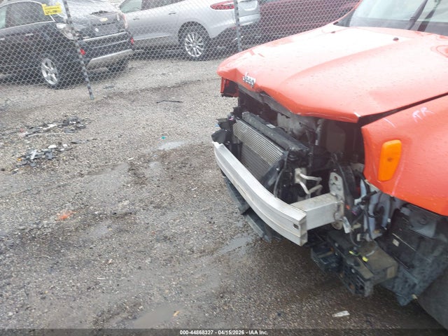 44868327 :رقم المزاد ، ZACCJBBB1JPH52015 vin ، 2018 Jeep Renegade Latitude 4x4 مزاد بيع