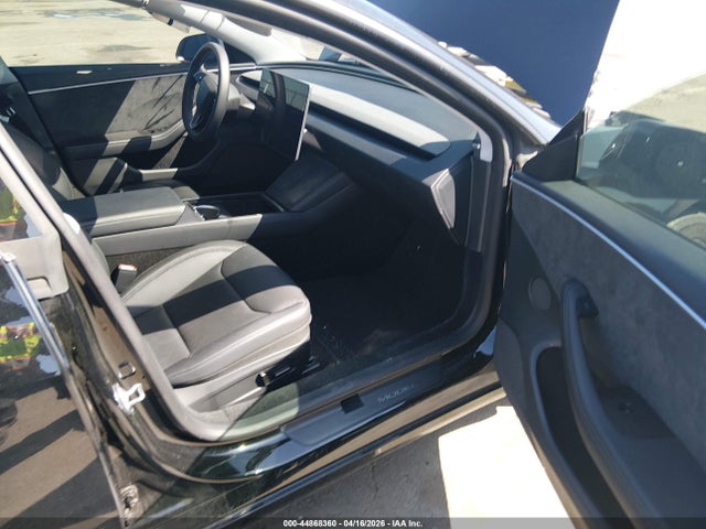 44868360 :رقم المزاد ، 5YJ3E1EB6SF952343 vin ، 2025 Tesla Model 3 Long Range All-wheel Drive مزاد بيع