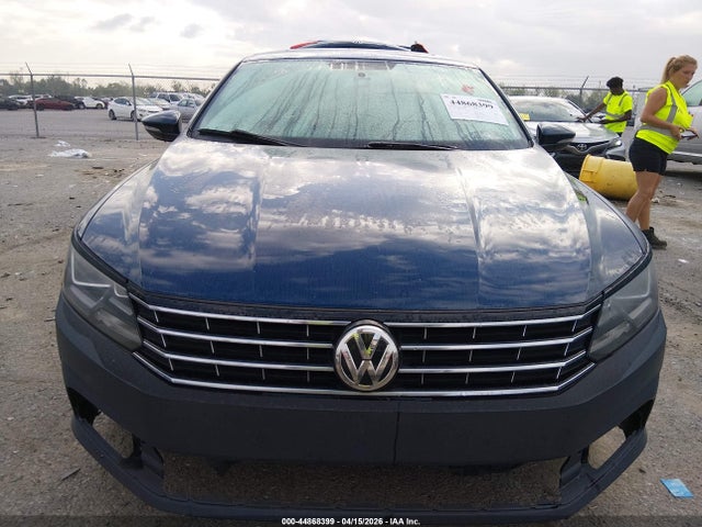 Aukcja sprzedaży 2019 Volkswagen Passat 2.0t Wolfsburg Edition, vin: 1VWLA7A30KC013664, numer aukcji: 44868399