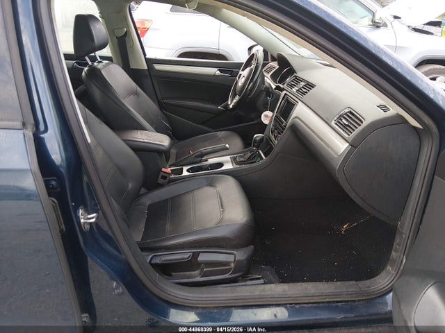 Aukcja sprzedaży 2019 Volkswagen Passat 2.0t Wolfsburg Edition, vin: 1VWLA7A30KC013664, numer aukcji: 44868399