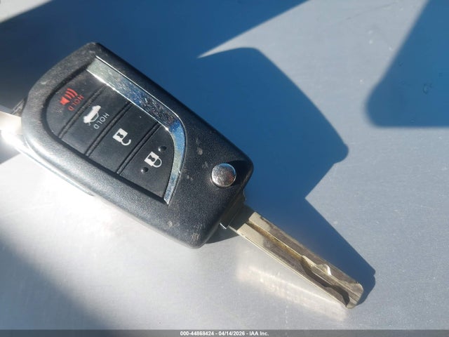 4T1B11HK0JU651622 Toyota CAMRY LE