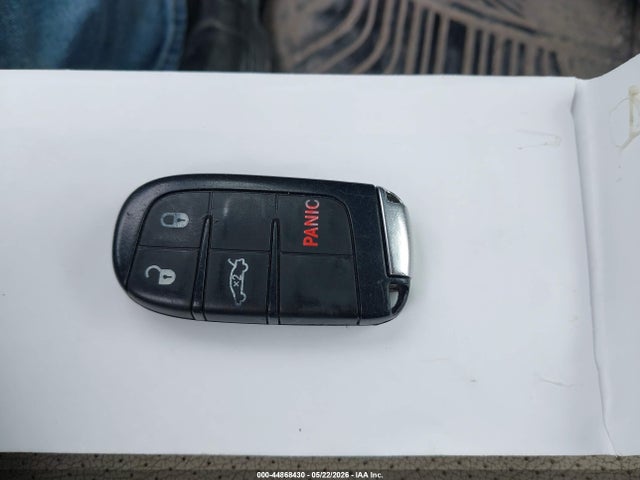 44868430 :رقم المزاد ، 2C3CCAAG1KH663926 vin ، 2019 Chrysler 300 Touring مزاد بيع