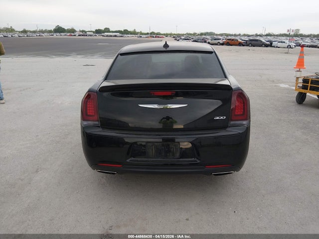 44868430 :رقم المزاد ، 2C3CCAAG1KH663926 vin ، 2019 Chrysler 300 Touring مزاد بيع