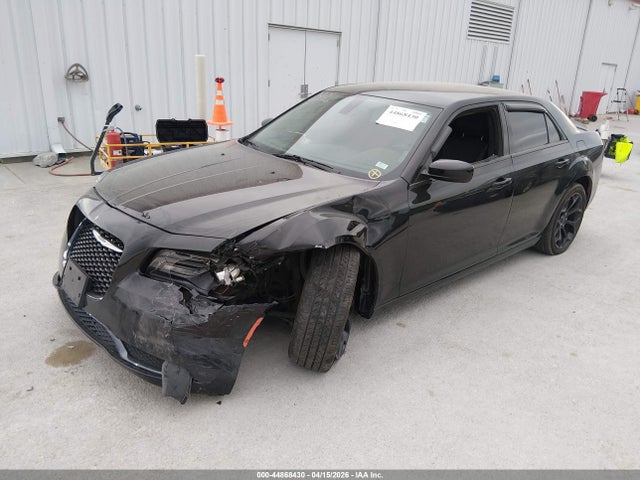 44868430 :رقم المزاد ، 2C3CCAAG1KH663926 vin ، 2019 Chrysler 300 Touring مزاد بيع
