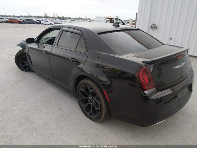 44868430 :رقم المزاد ، 2C3CCAAG1KH663926 vin ، 2019 Chrysler 300 Touring مزاد بيع