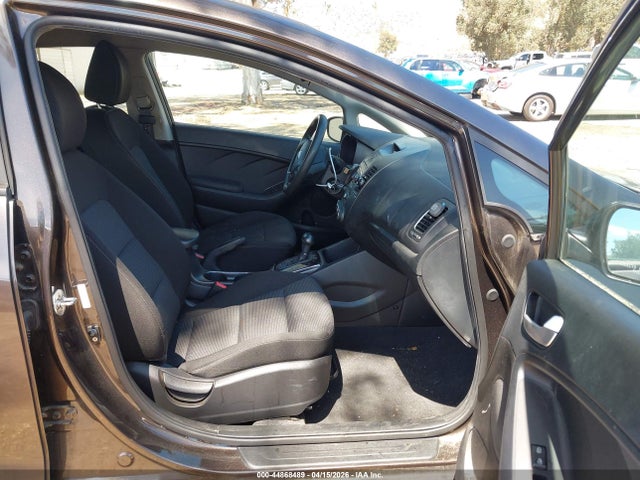 Aukcja sprzedaży 2017 Kia Forte Lx, vin: 3KPFK4A77HE120985, numer aukcji: 44868489