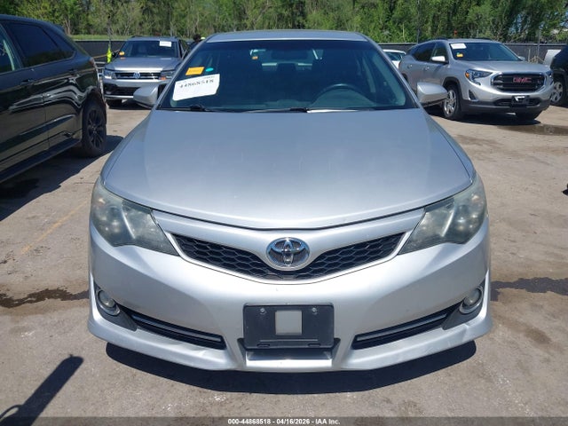 2013 Toyota Camry Se მანქანა იყიდება აუქციონზე, vin: 4T1BF1FK8DU283165, აუქციონის ნომერი: 44868518