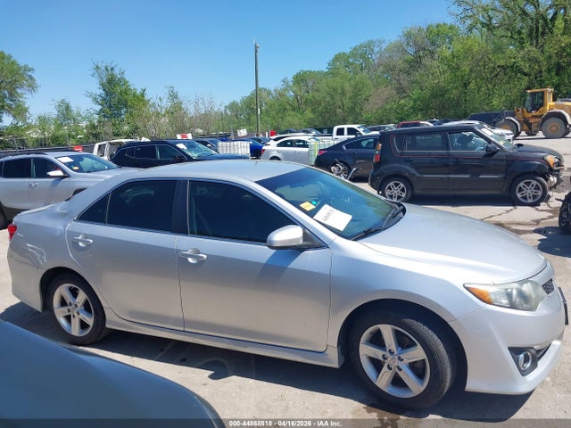2013 Toyota Camry Se მანქანა იყიდება აუქციონზე, vin: 4T1BF1FK8DU283165, აუქციონის ნომერი: 44868518