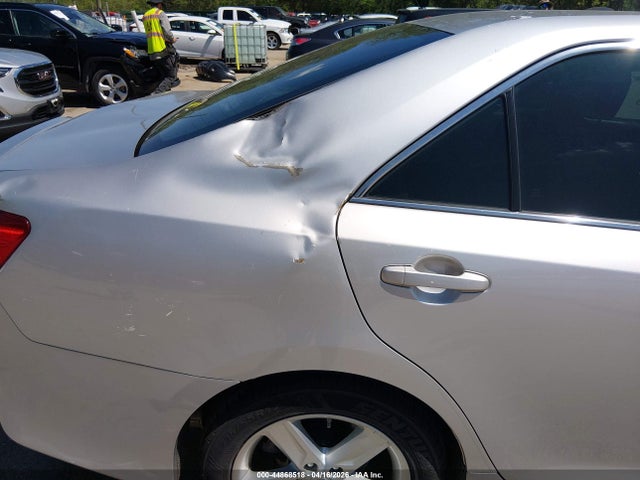 2013 Toyota Camry Se მანქანა იყიდება აუქციონზე, vin: 4T1BF1FK8DU283165, აუქციონის ნომერი: 44868518