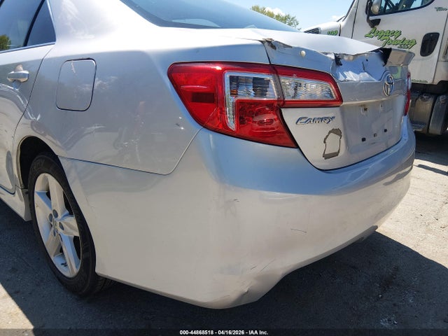 2013 Toyota Camry Se მანქანა იყიდება აუქციონზე, vin: 4T1BF1FK8DU283165, აუქციონის ნომერი: 44868518