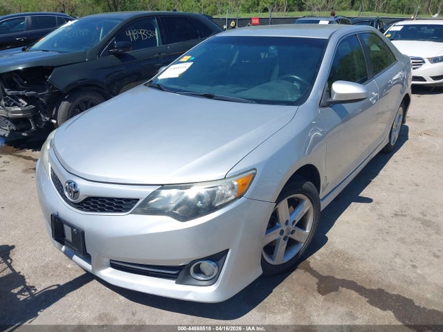 2013 Toyota Camry Se მანქანა იყიდება აუქციონზე, vin: 4T1BF1FK8DU283165, აუქციონის ნომერი: 44868518