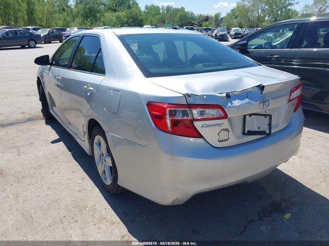 2013 Toyota Camry Se მანქანა იყიდება აუქციონზე, vin: 4T1BF1FK8DU283165, აუქციონის ნომერი: 44868518
