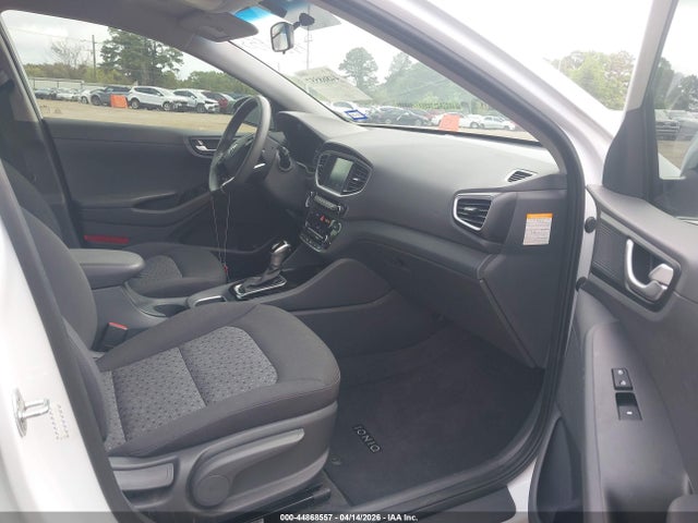 2017 HYUNDAI IONIQ HYBRID KMHC65LC8HU036873 Photo 4