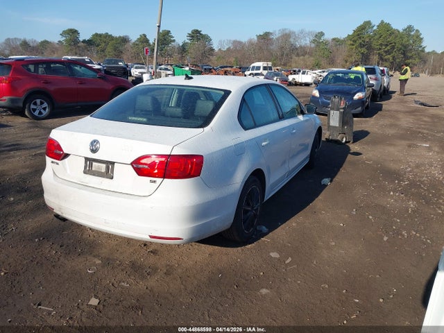 2014 Volkswagen Jetta 1.8t Se მანქანა იყიდება აუქციონზე, vin: 3VWD17AJ1EM328592, აუქციონის ნომერი: 44868598