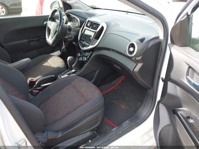 1G1JD6SHXJ4105338 Chevrolet Sonic Lt Auto