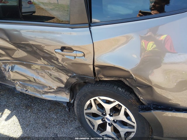 44868708 :رقم المزاد ، JF2SKAGC6LH582704 vin ، 2020 Subaru Forester Premium مزاد بيع