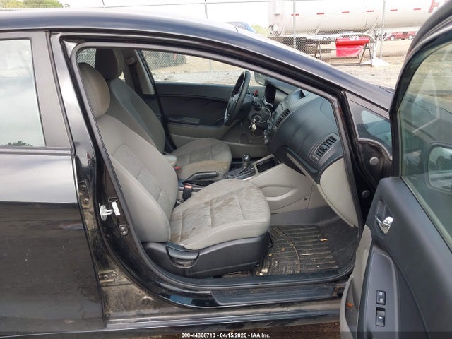 2016 KIA FORTE KNAFK4A61G5446764 Photo 4