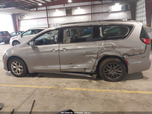 Продажа на аукционе авто 2017 Chrysler Pacifica Limited, vin: 2C4RC1GG4HR620214, номер лота: 44868746