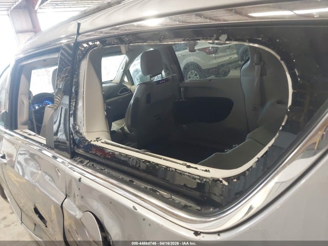 Продажа на аукционе авто 2017 Chrysler Pacifica Limited, vin: 2C4RC1GG4HR620214, номер лота: 44868746