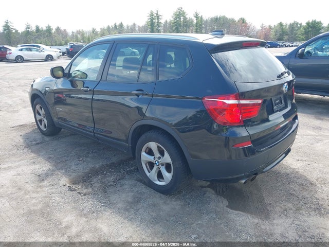 2011 BMW X3 5UXWX5C52BLW13747 Photo 2