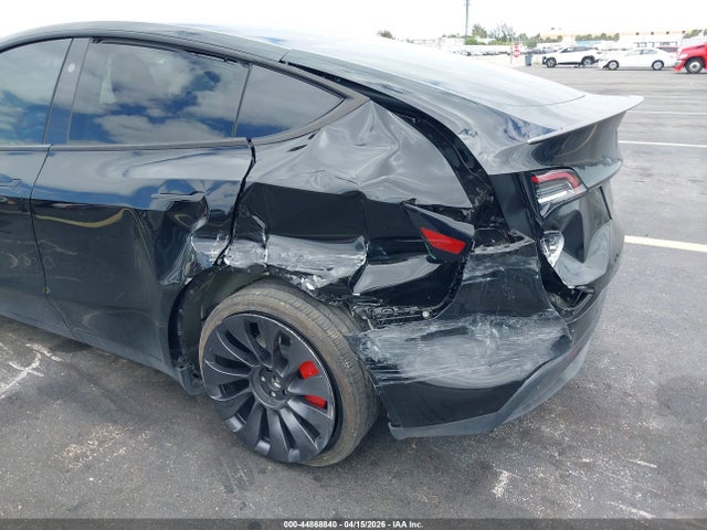 7SAYGDEF9RA285105 Tesla Model Y Performance Dual Motor All-wheel Drive