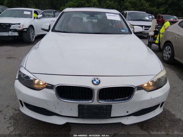 2015 Bmw 320i მანქანა იყიდება აუქციონზე, vin: WBA3B1G51FNT04218, აუქციონის ნომერი: 44868852