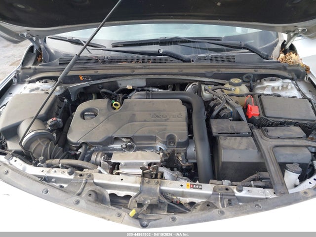 1G1ZD5ST1NF134836 Chevrolet Malibu Fwd Lt