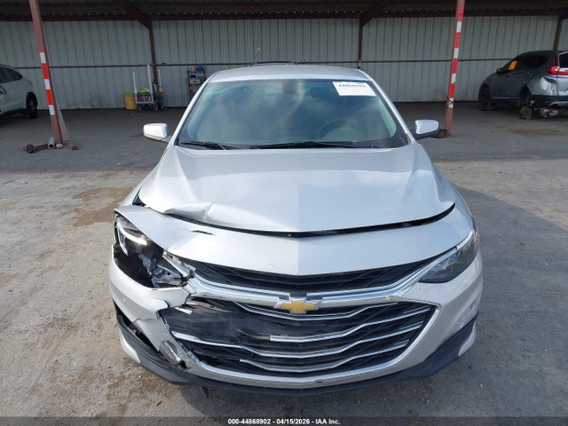1G1ZD5ST1NF134836 Chevrolet Malibu Fwd Lt
