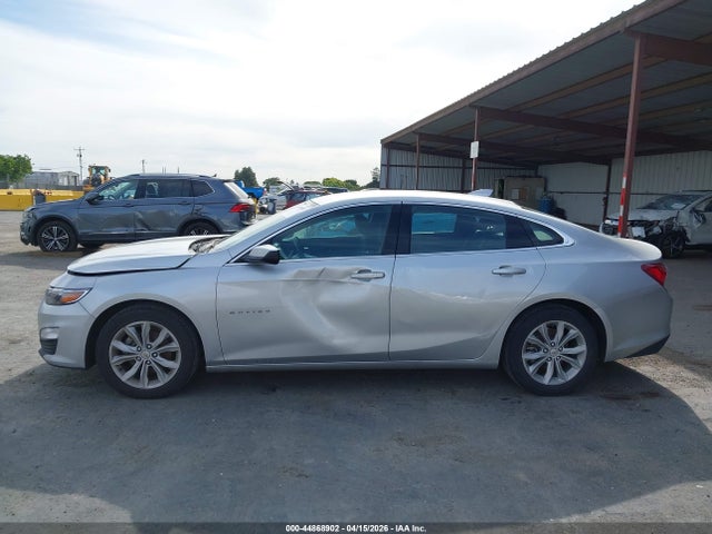 1G1ZD5ST1NF134836 Chevrolet Malibu Fwd Lt