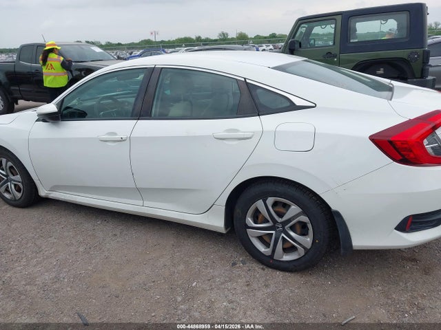 Aukcja sprzedaży 2018 Honda Civic Lx, vin: 19XFC2F57JE032968, numer aukcji: 44868959