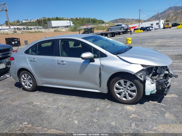 Toyota COROLLA LE 2022 JTDEPMAE9N3032597 Image 14