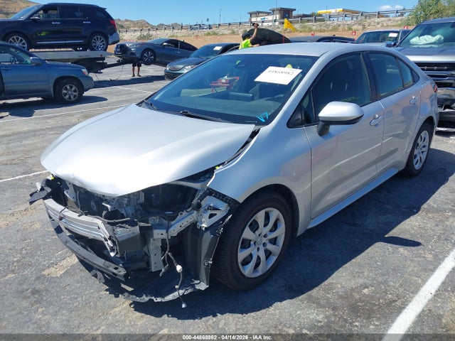 Toyota COROLLA LE 2022 JTDEPMAE9N3032597 Image 2