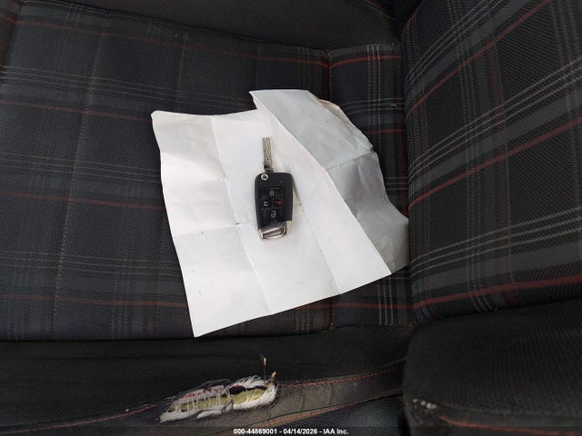 2016 VOLKSWAGEN GOLF GTI 3VWYT7AU7GM027723 Photo 10