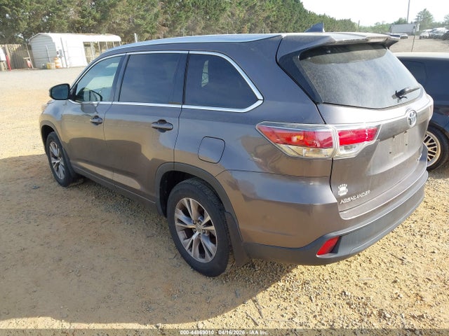 44869010 :رقم المزاد ، 5TDJKRFH1FS126387 vin ، 2015 Toyota Highlander Xle V6 مزاد بيع
