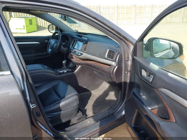 44869010 :رقم المزاد ، 5TDJKRFH1FS126387 vin ، 2015 Toyota Highlander Xle V6 مزاد بيع