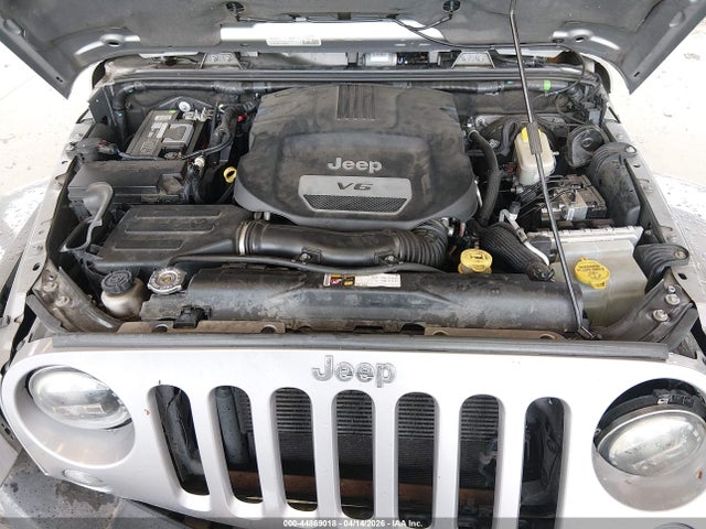 44869018 :رقم المزاد ، 1C4BJWEG2FL512784 vin ، 2015 Jeep Wrangler Unlimited Sahara مزاد بيع